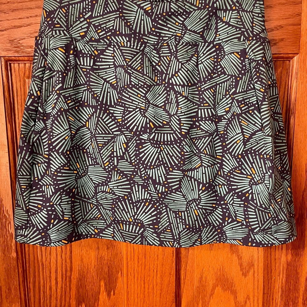 Title Nine Blue Geometric Skort